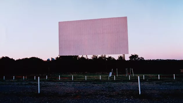 getty_driveinmovie_07252322768