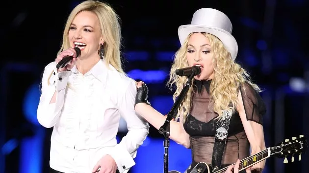 getty_madonnaandbritneyonstage_082223381756
