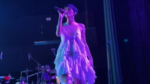 m_dixiedameliosings_09202368011