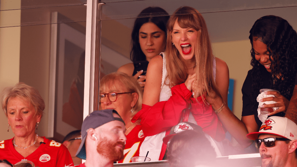 getty_taylorswiftchiefsgame_092523812389