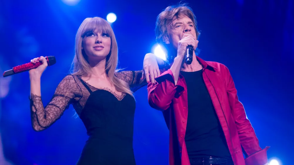 getty_taylorswiftandmickjagger_112823_0115169