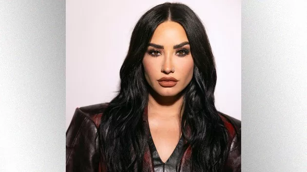 m_demilovato_angelo20kritikos_obb20media_100323368912