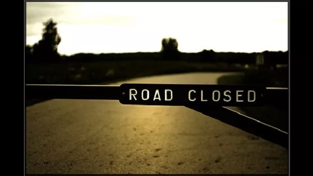 road-closed392386