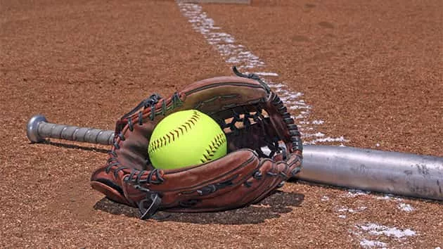getty_081815_softball681090