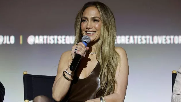 m_jenniferlopezdocevent_022724456357