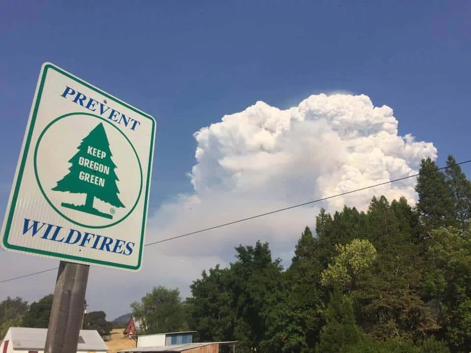 generic-sign-with-smoke-plume-in-backgorun-odf-facebook304655