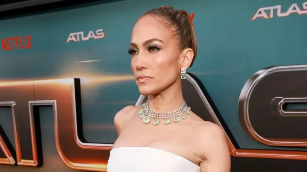 e_jlo_atlas_premiere_05232024692944