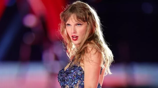 getty_taylorswiftangryblue_071824501794