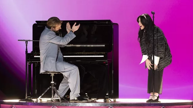 m_billiefinneas_070924486215