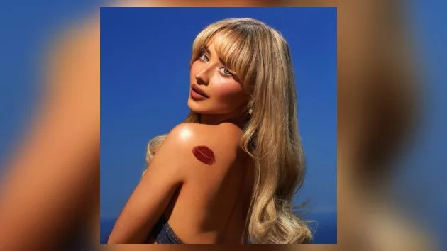 m_sabrinacarpentershortnsweet_060324623445