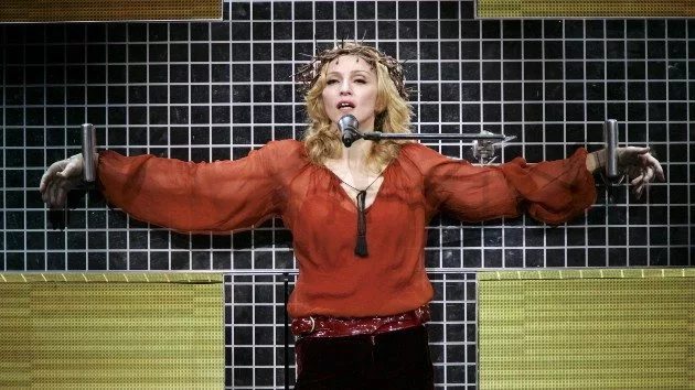 getty_madonnaoncross_061325996934