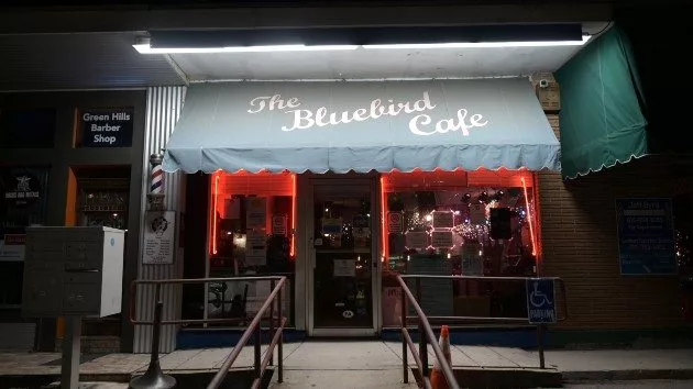 getty_bluebirdcafe_061825190742