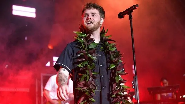 getty_alexwarreninhawaii_081825247823