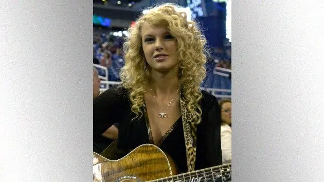 getty_taylorswiftin2006_090325706390