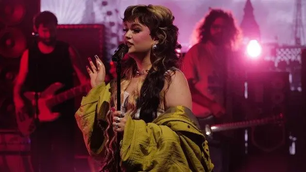 m_lolayoung_092825952712