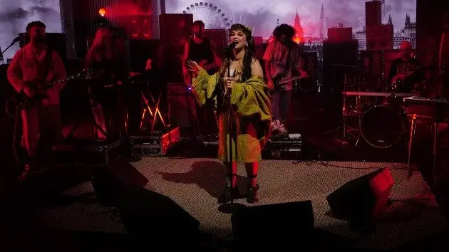 m_lola20young20kimmel203_093025129281