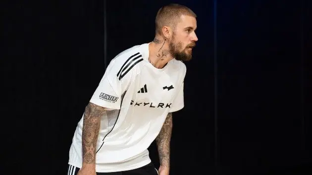 getty_justinbieberattheleague_102325808743