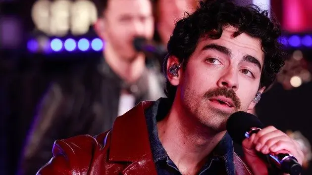 m_joejonasnyre_abc20jose20alvarado_021125468109