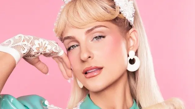 m_meghan20trainor_dana20trippe_111225695411