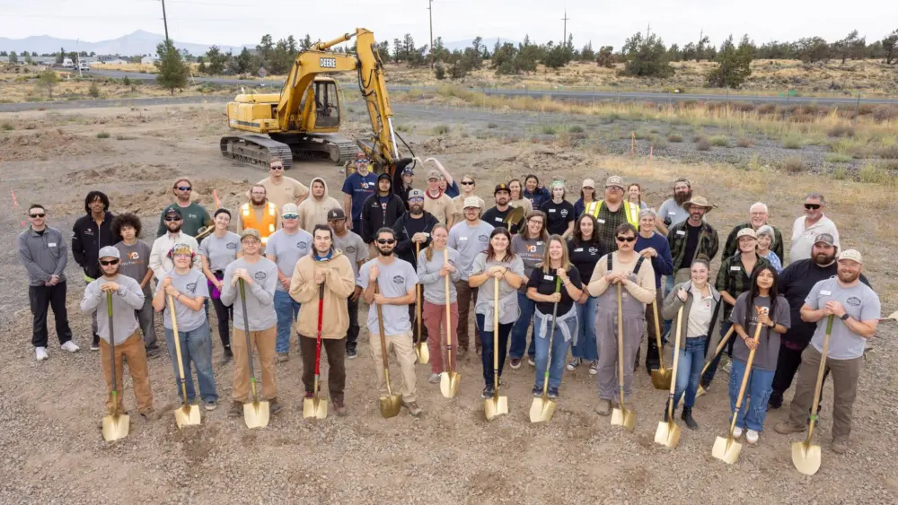 2025_0910_heart_of_oregon_corps_groundbreaking-20-hoc-youth-alumni-and-staff886252