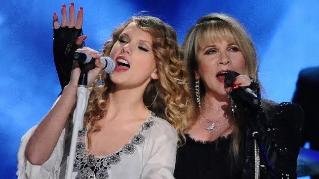 getty_taylorswiftandstevienicks2010_01022658857