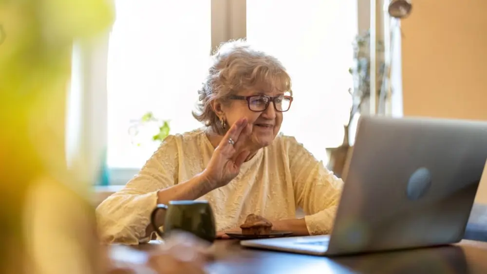 older-adult-on-computer775892