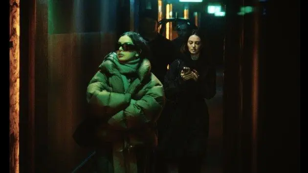 m_charlixcxthemomentstill_121125719321