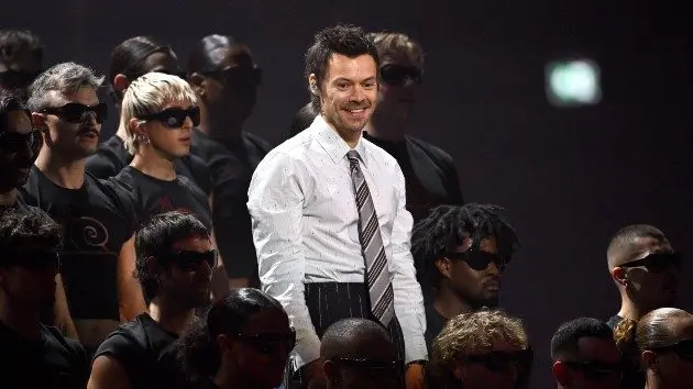 getty_harrystyles_030926907880