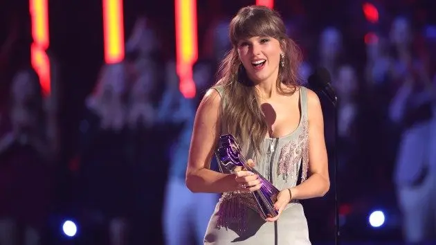 getty_taylor20swift20iheart_033026453788