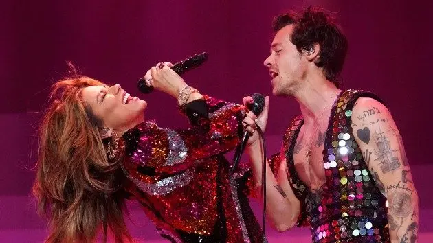 getty_harrystylesandshaniatwain_060424595594