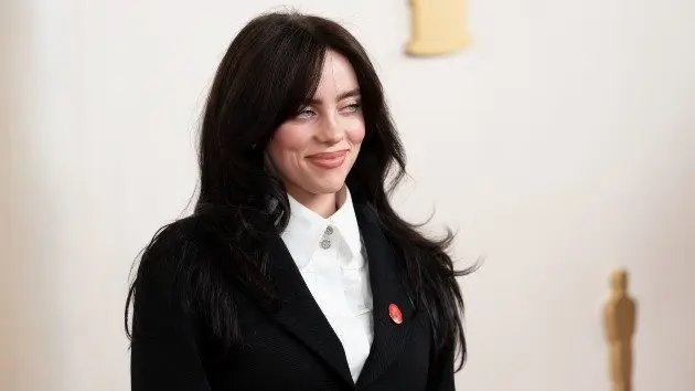 m_billieeilishoscarscarpetdisneychriswillard_032824956533