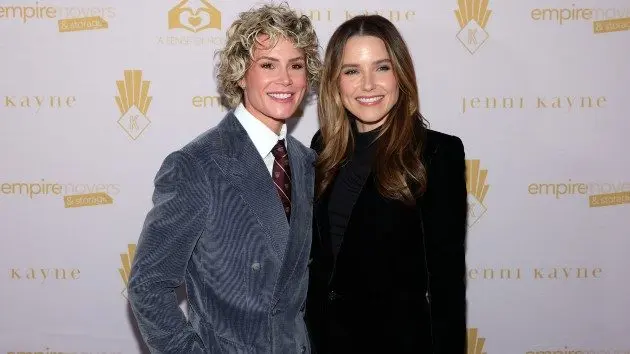 getty_sophiabushashlynharris_100226161981