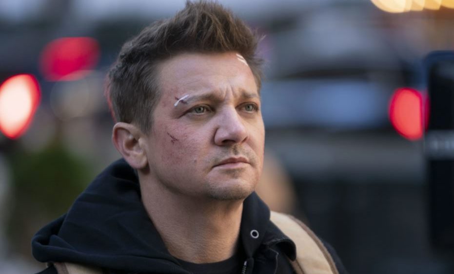 e_hawkeye_clint_injured_12152021