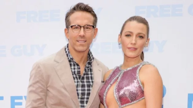 e_ryan_reynolds_blake_lively_09222021905