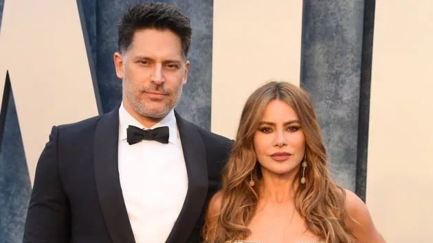 getty_sofiavergara_joemanganiello_71823371564