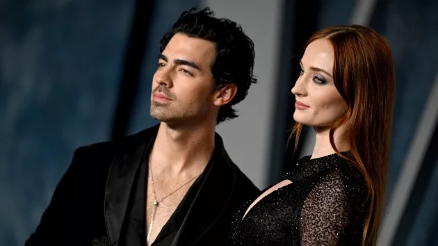 getty_joejonassophieturner_092523823834