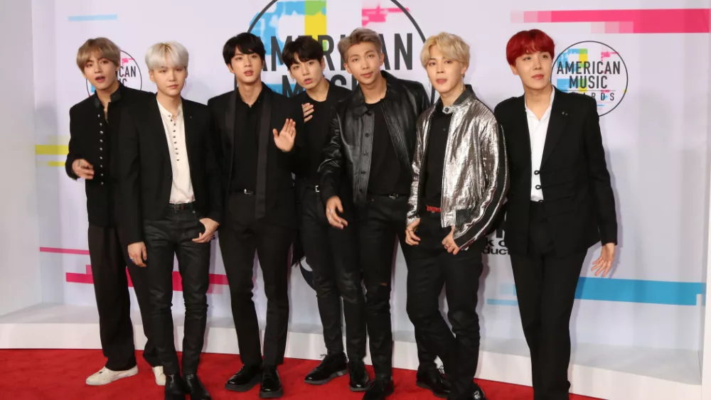 Members of BTS renew contracts with Big Hit Music until 2025
