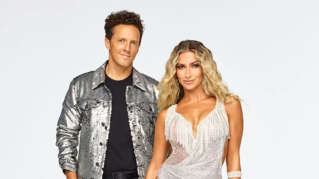 m_dwtsjasonmraz-daniella20karagach_092723517720