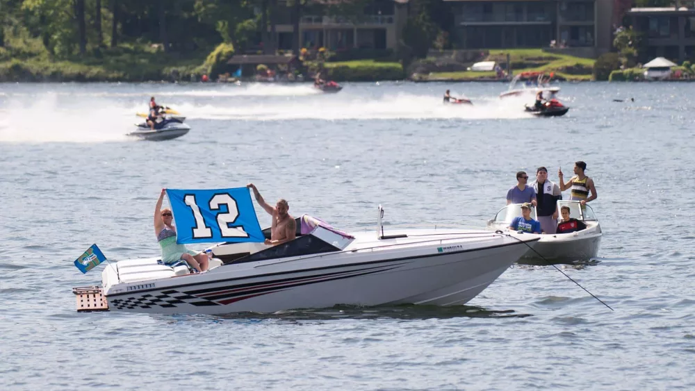 seahawks-facebook-boat-with-12-sign988741