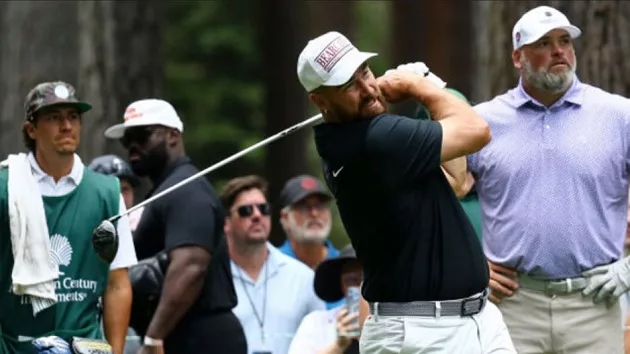 getty_travis_kelce_golfing_08282024860137