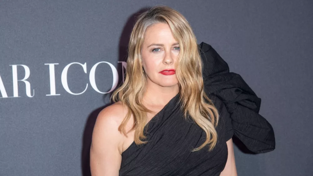 Alicia Silverstone to star in ‘Irish Blood’ for Acorn TV