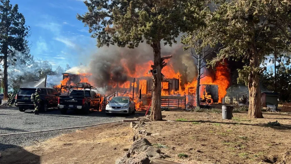 76th_st_fire_photo_10-27-25659417