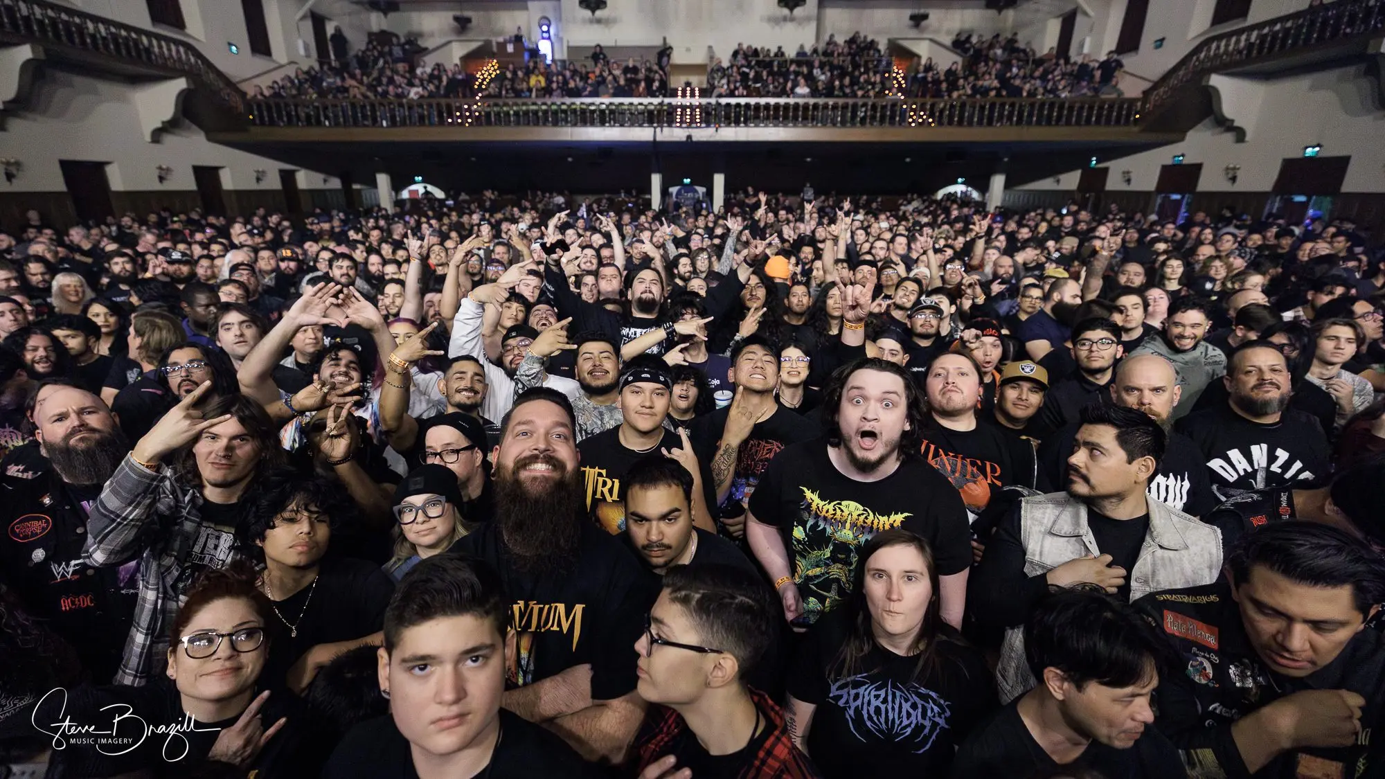 crowd_20251203_sbrazill_001