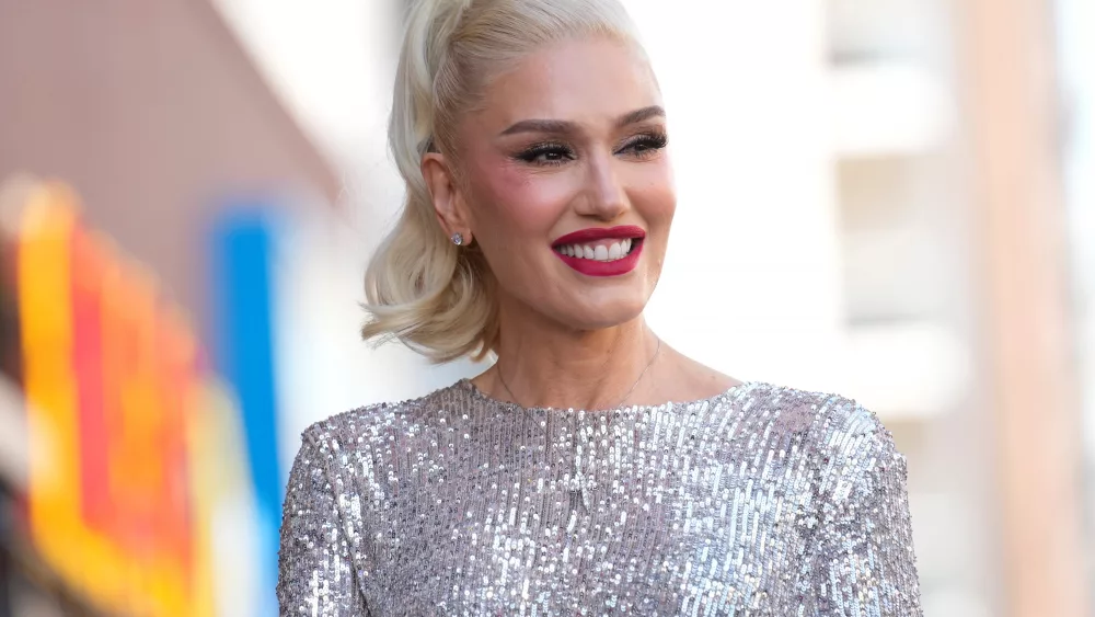 gwen-stefani-honored-with-a-star-on-the-hollywood-walk-of-fame-2