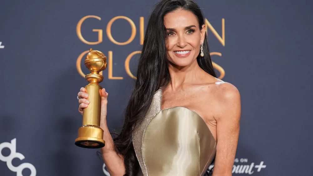 82nd-golden-globes-press-room