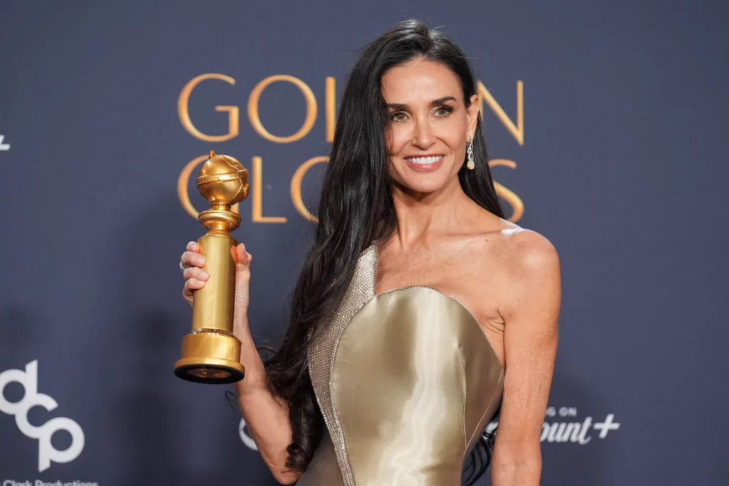 82nd-golden-globes-press-room