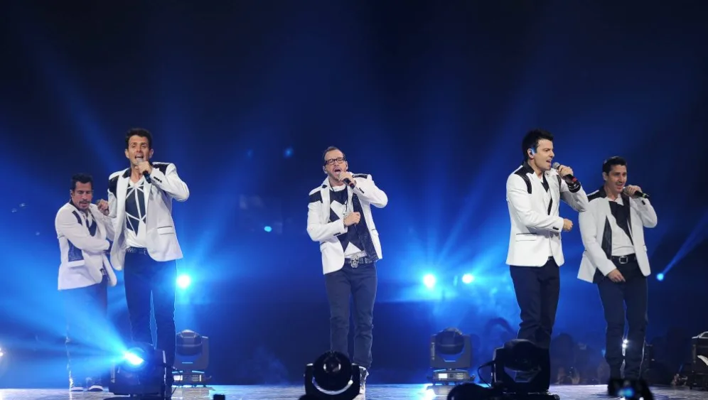 danny-wood-joey-mcintyre-donnie-wahlberg-jordan-knight-jonathan-knight