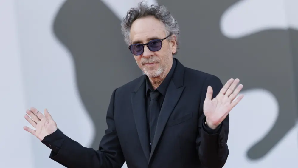 italy-venice-film-festival-opening-ceremony-red-carpet-2