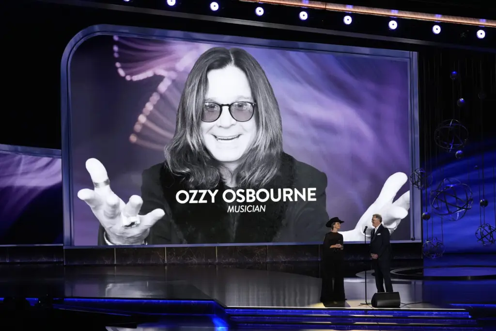 77th-primetime-emmy-awards-show-3