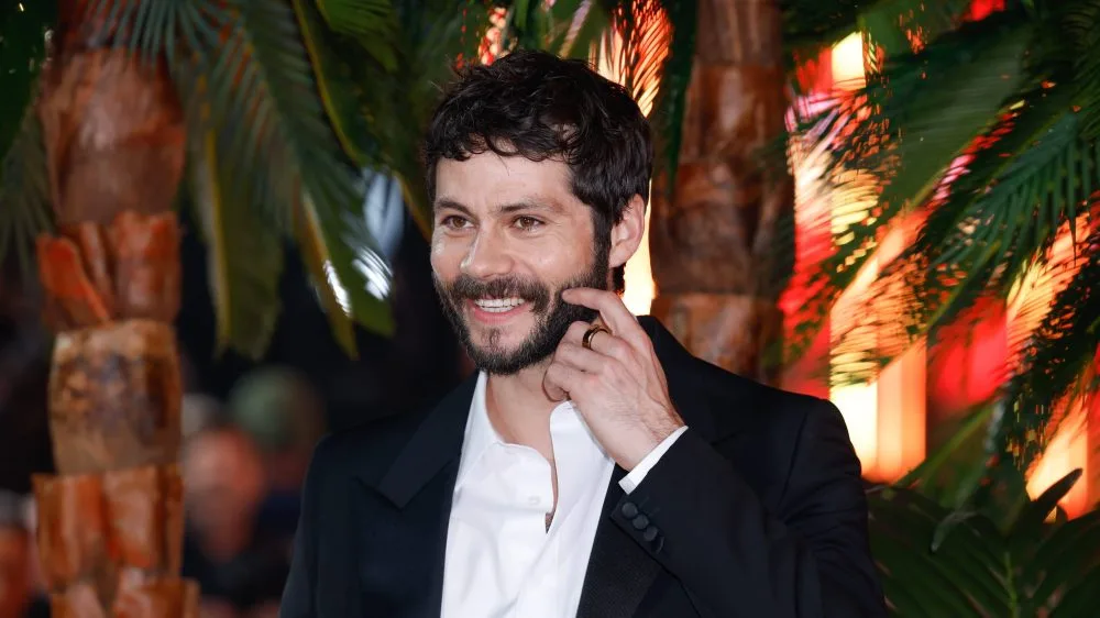 britain-send-help-premiere